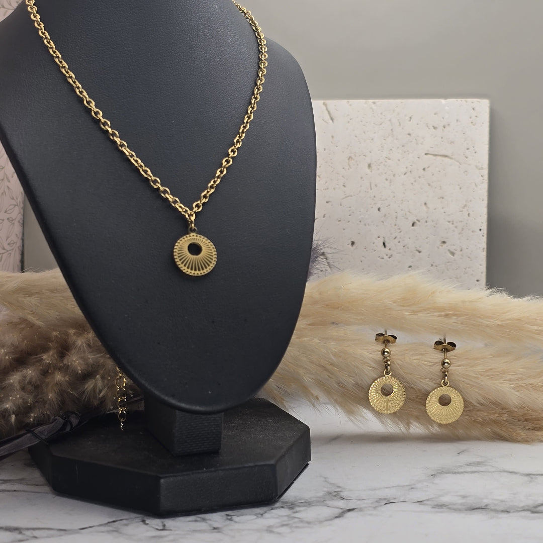 Collier doré Zateka maeve avec pendentif rond