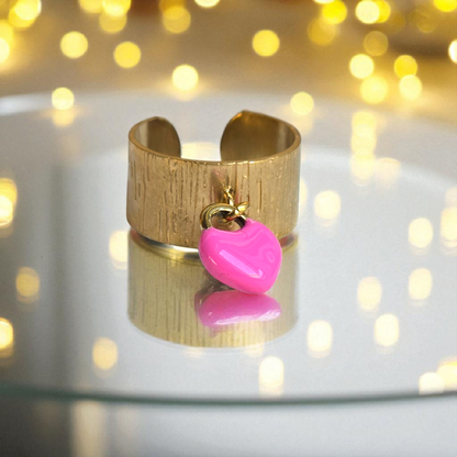 bague ajustable dorée avec cœur rose pendant – bijou Octobre Rose