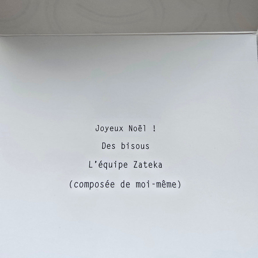 Carte avec message personnalisé, glissée dans un écrin ZATEKA avec bijou doré