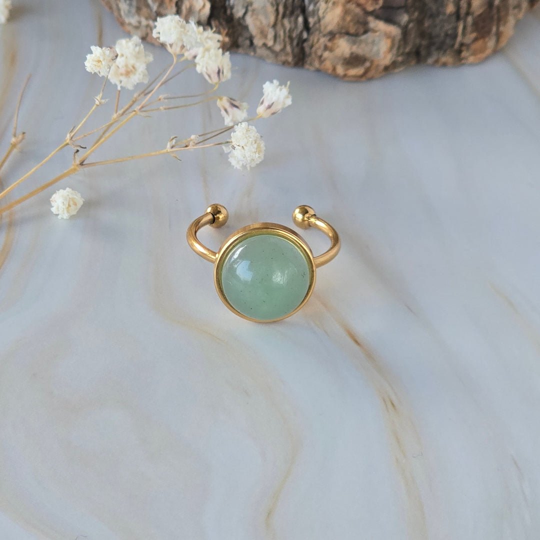 Bague dorée Appolonia avec aventurine, bijou femme élégant au style minéral et naturel