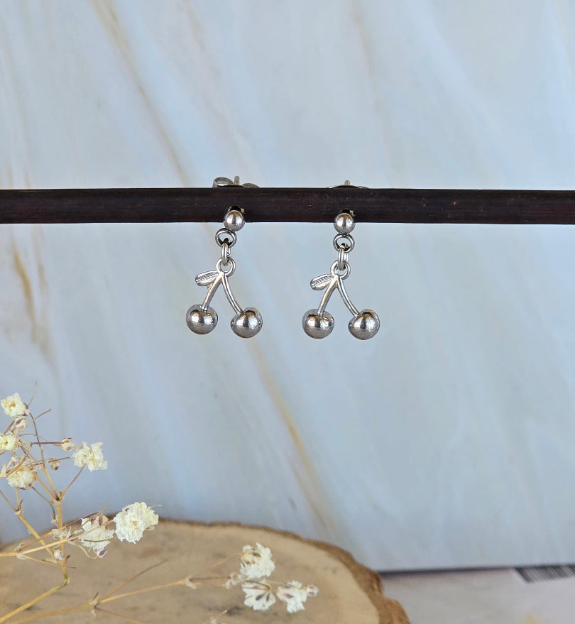 Boucles d’oreilles cerise en acier inoxydable argenté modèle CHERRY