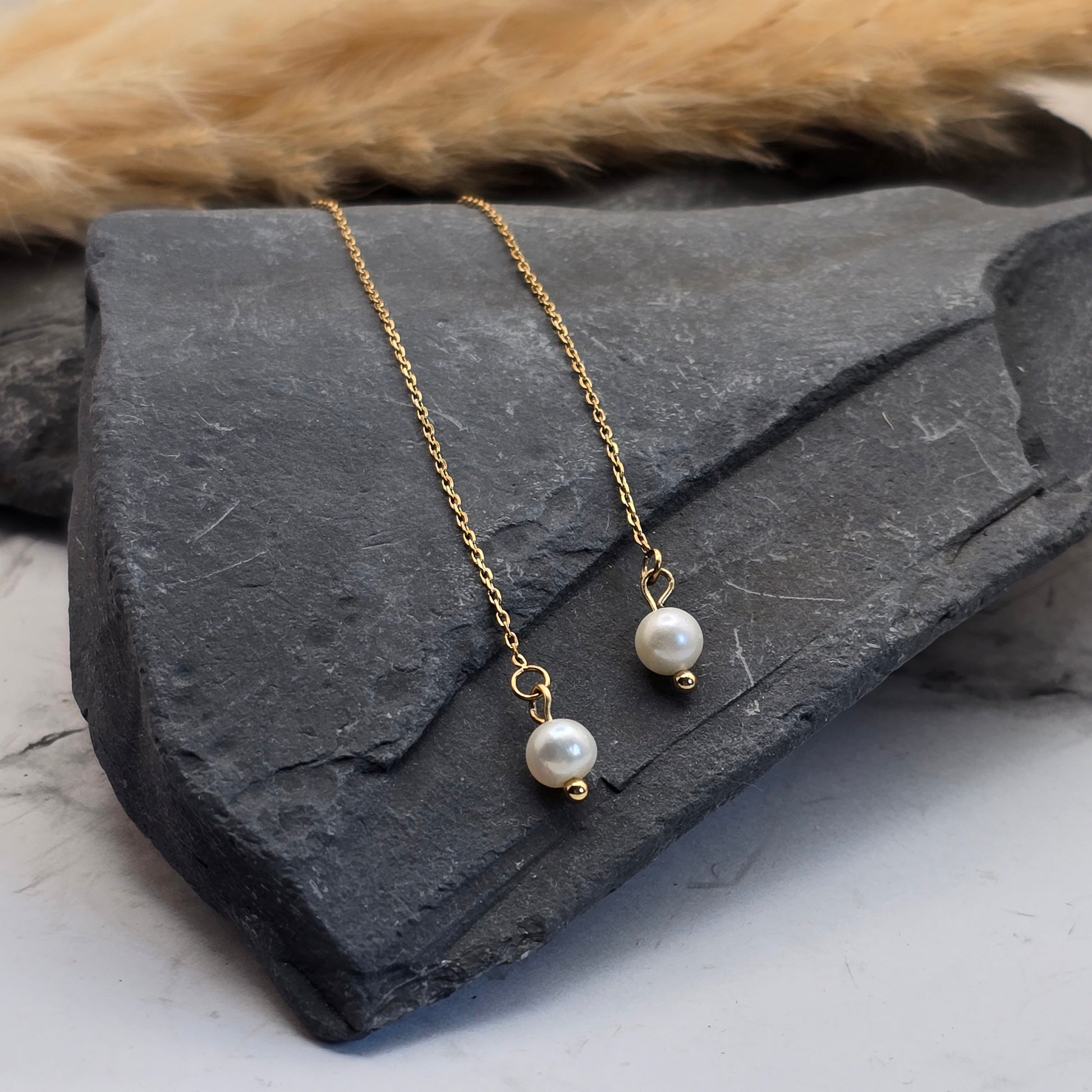Boucles d’oreilles ADA portées – création artisanale Cruseilles