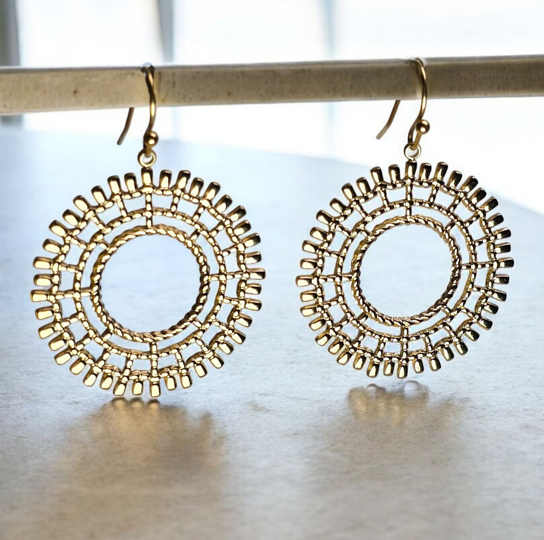 Boucles d’oreilles dorées en acier inoxydable, forme cercle tressé, bijou artisanal fait main