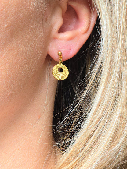 Boucles d’oreilles légères Maeve longueur 2 cm