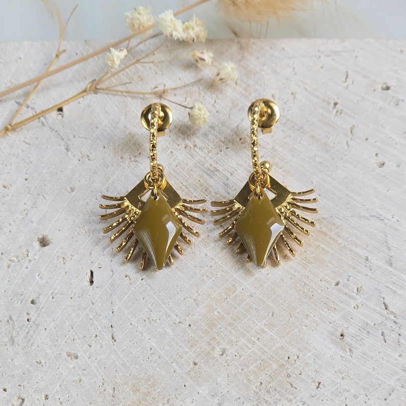 Boucles d’oreilles dorées Palma avec demi-créoles texturées et feuille de palme