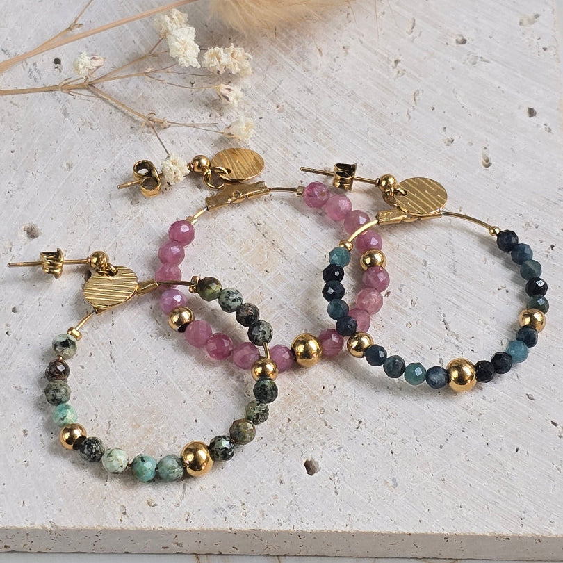 Boucles d’oreilles dorées Murcia avec pierres naturelles colorées