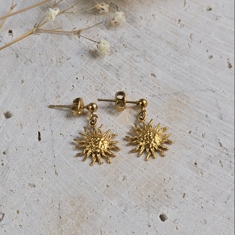 Boucles d’oreilles dorées soleil Rhea en acier inoxydable doré