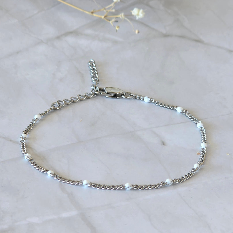 Bracelet ALBA en acier inoxydable argenté avec perles blanches