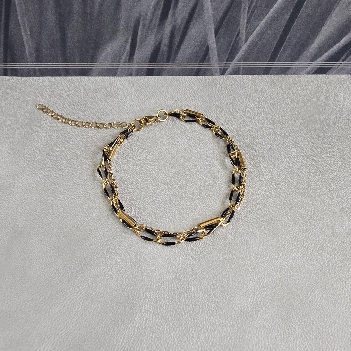 Bracelet AUDORA, bijou de créateur Zatéka, assemblé à la main en Haute-Savoie près d’Annecy