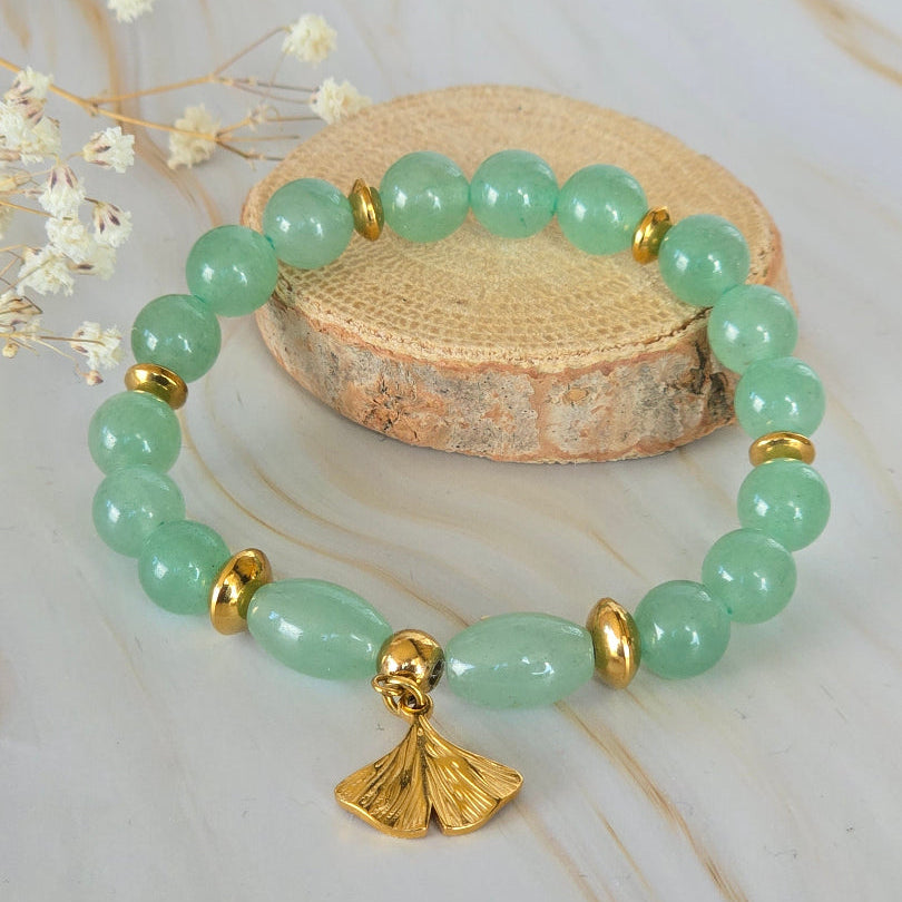 Bracelet GINKA en aventurine avec feuille de ginkgo dorée
