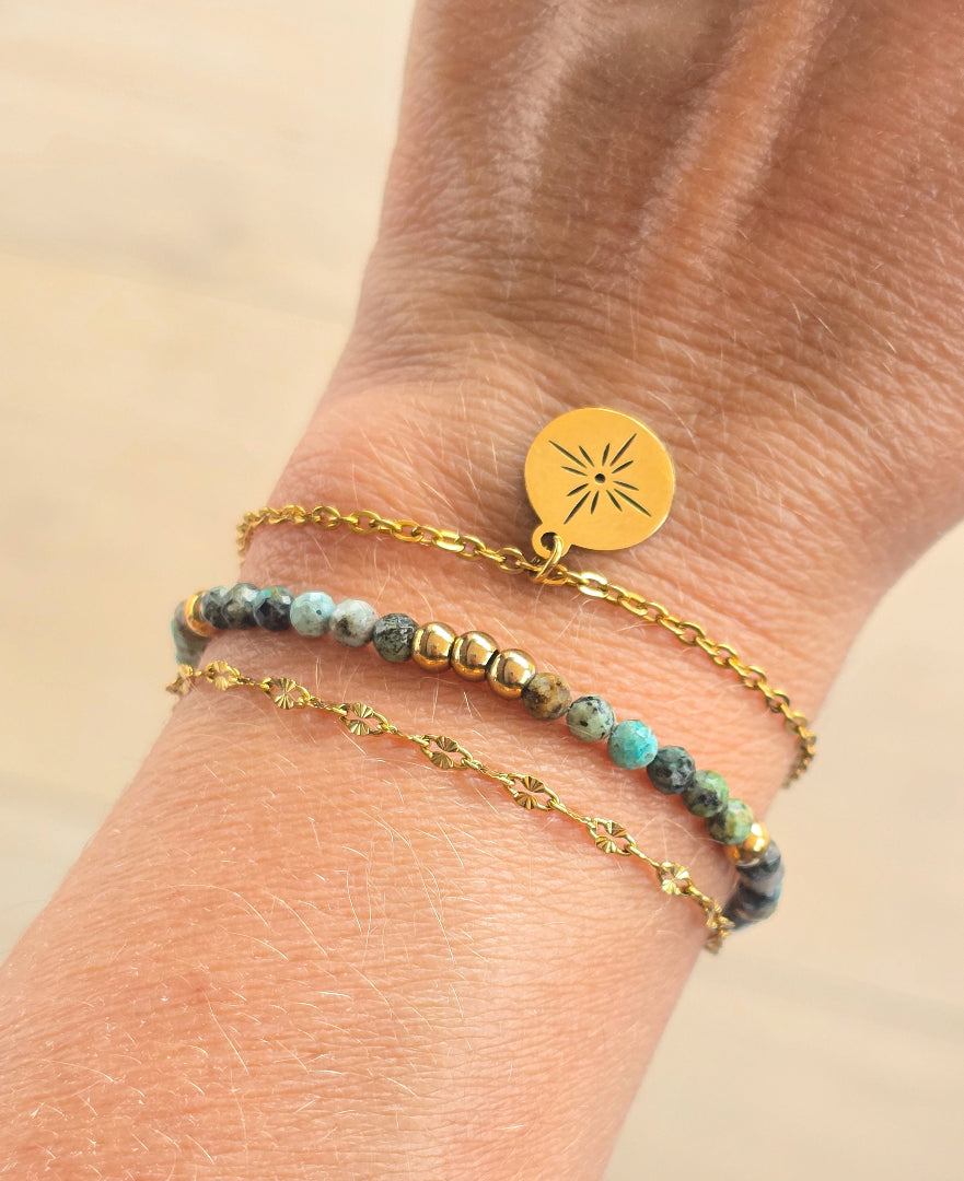 Bracelet doré MURCIA avec perles de jade africaine et intercalaires dorées
