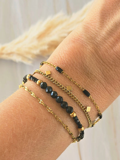 Bracelet MURCIA en tourmaline noire avec double rang doré
