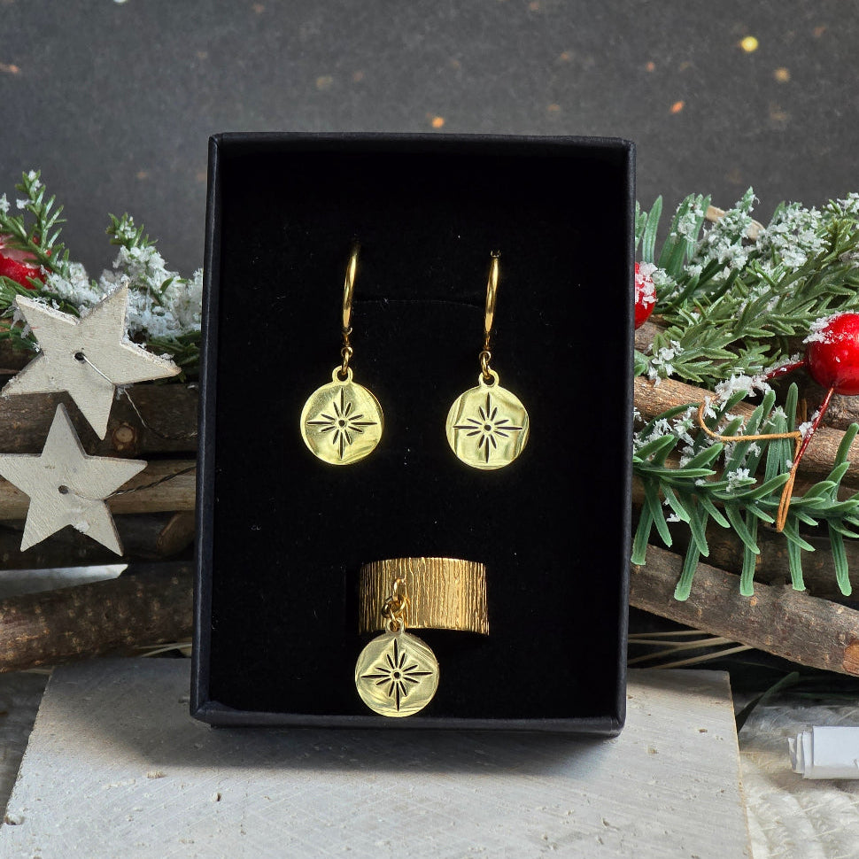 coffret bijou femme noel creoles dorees et bague ajustable etoile acier inoxydable

