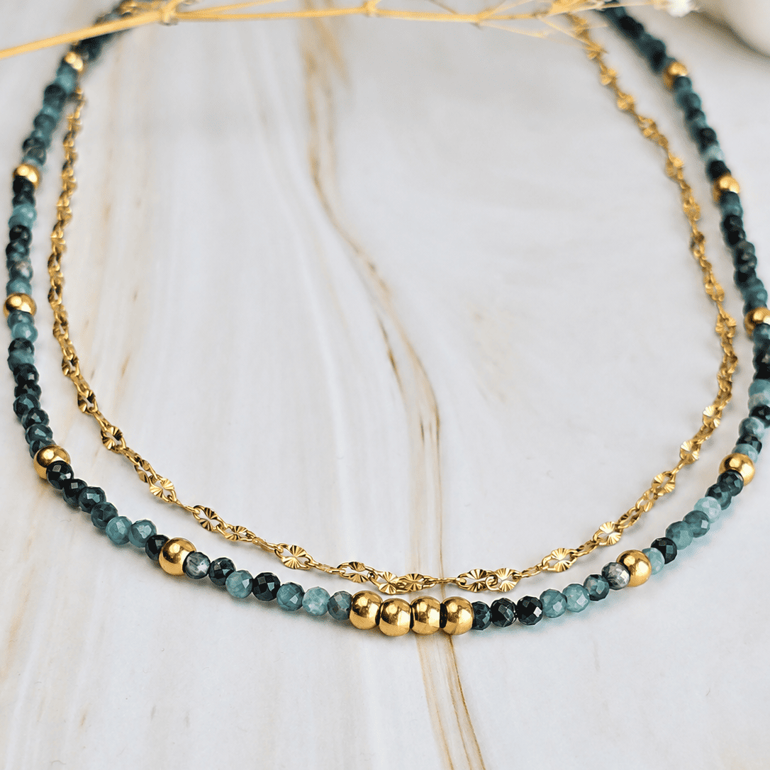 Collier femme doré Murcia avec chaîne fine et pierres naturelles assorties