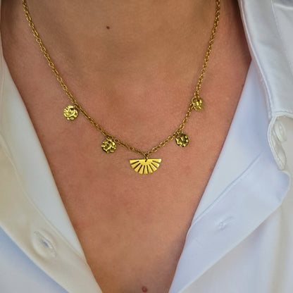 collier ras de cou pampilles femme pendentif eventail acier dore hypoallergenique