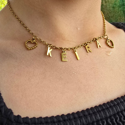 Collier à initiales personnalisables en lettres dorées, cadeau original femme Haute-Savoie, proche Genève