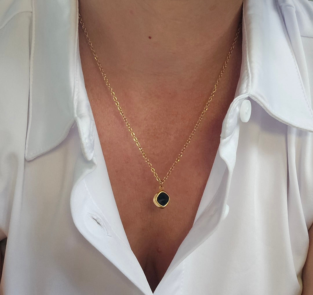 parure bijou femme email noir collier et boucles dorees artisanales